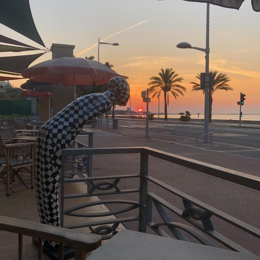 Hotel Du Bord De Mer "Le Vanille" カーニュ・シュル・メール エクステリア 写真