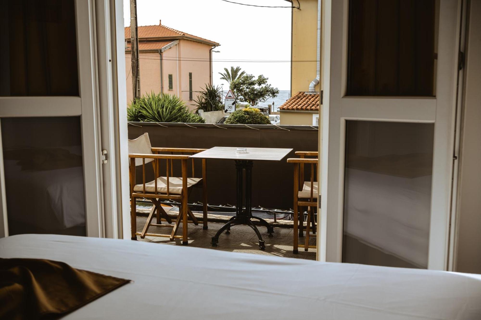 Hotel Du Bord De Mer "Le Vanille" カーニュ・シュル・メール エクステリア 写真
