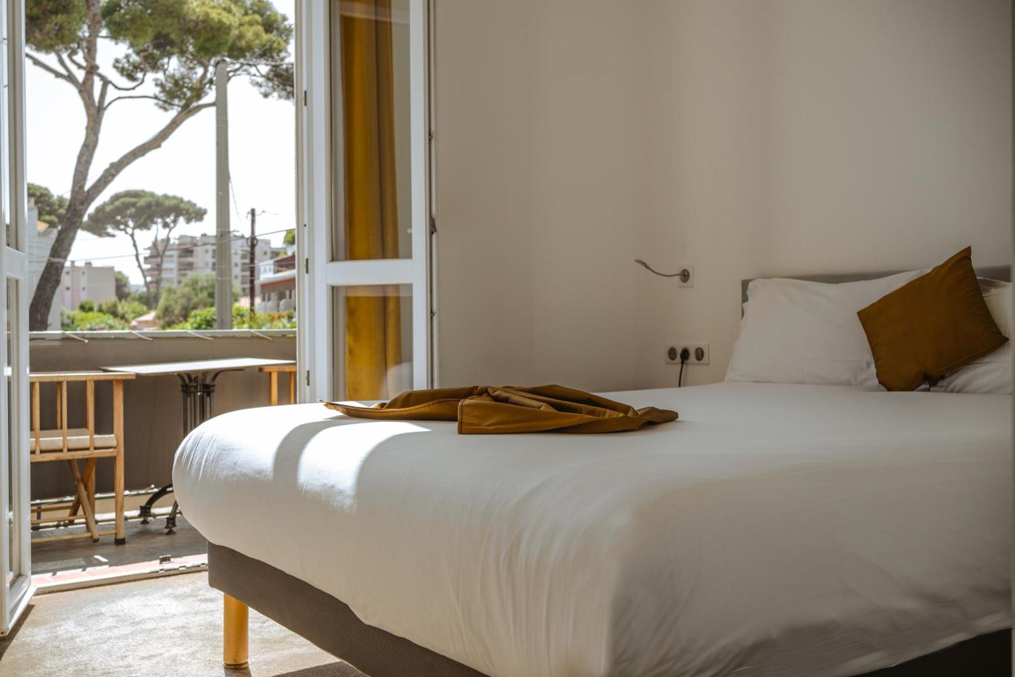 Hotel Du Bord De Mer "Le Vanille" カーニュ・シュル・メール エクステリア 写真