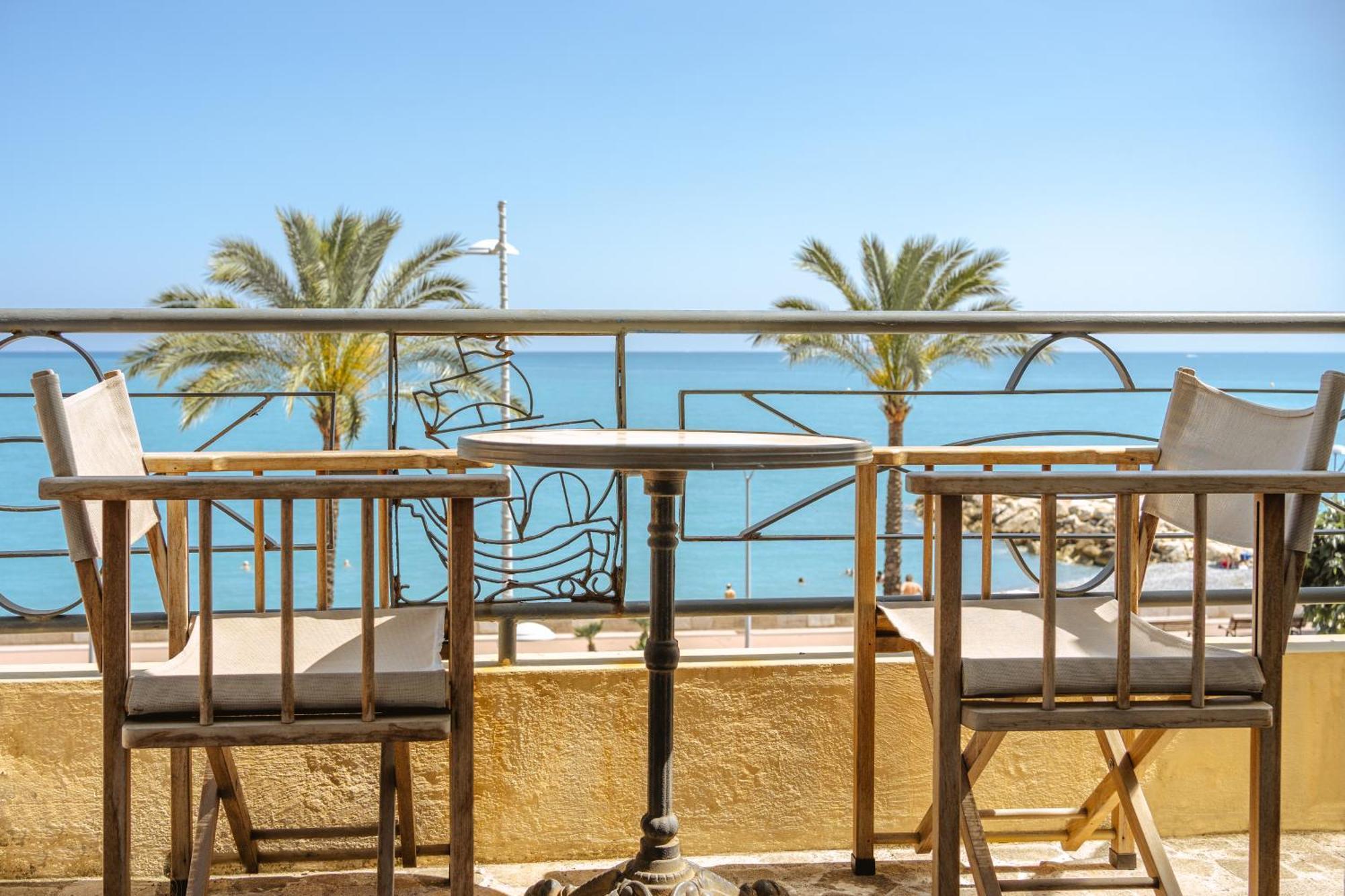 Hotel Du Bord De Mer "Le Vanille" カーニュ・シュル・メール エクステリア 写真